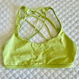 Lululemon free to be size 4